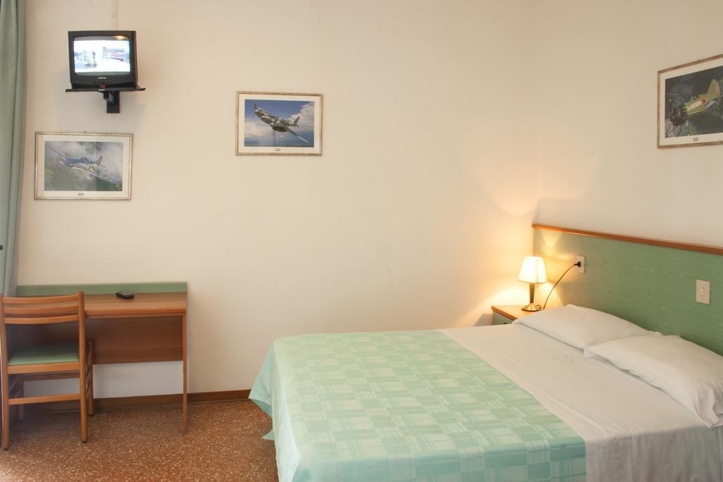 Hotel Janeiro Frontemare Lido di Jesolo Ngoại thất bức ảnh