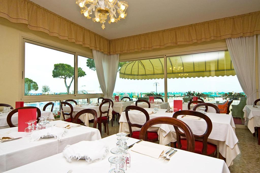 Hotel Janeiro Frontemare Lido di Jesolo Ngoại thất bức ảnh