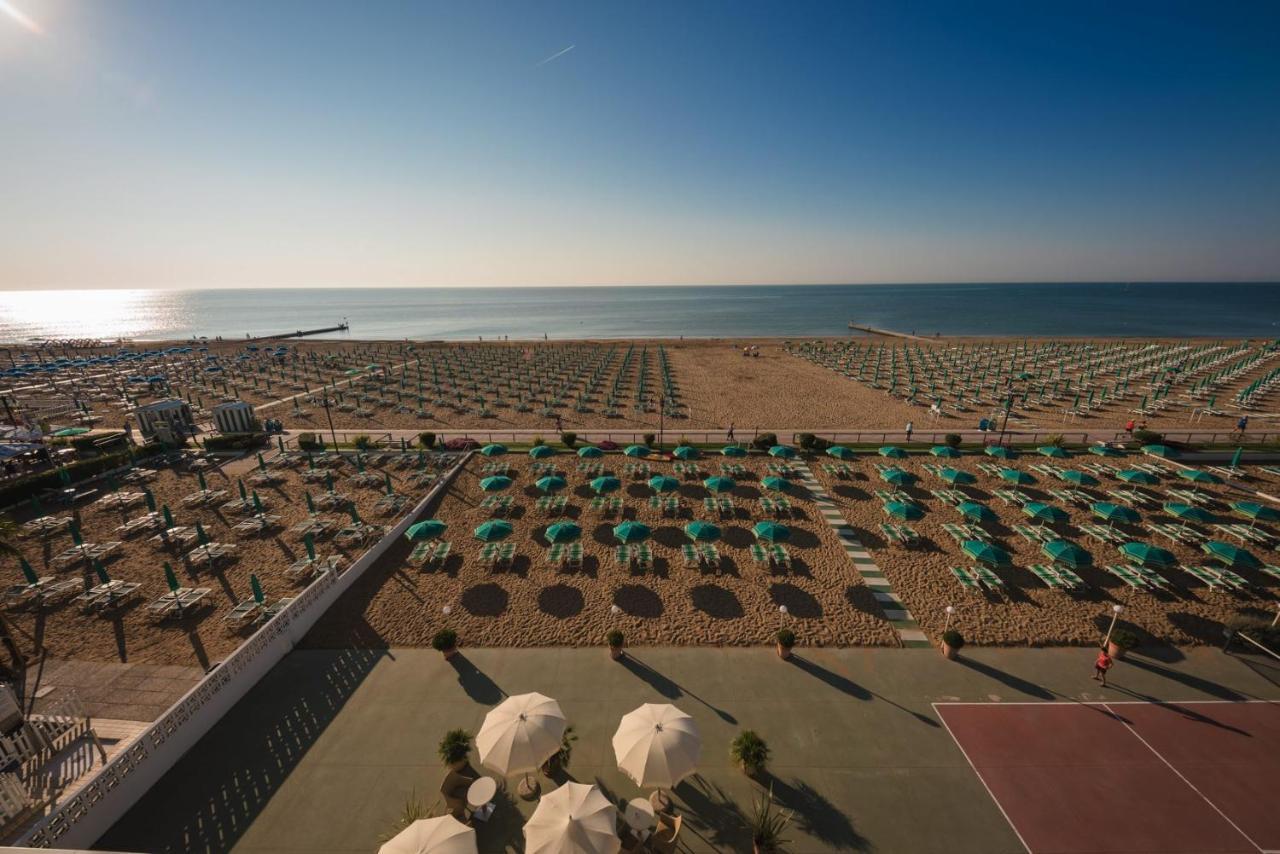 Hotel Janeiro Frontemare Lido di Jesolo Ngoại thất bức ảnh